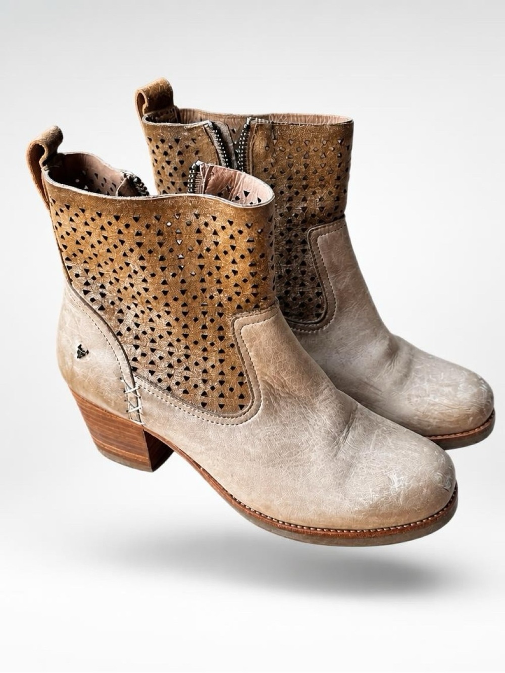 Trask Two-Tone Perforated Leather Ankle Booties in Tan Size 7.5
